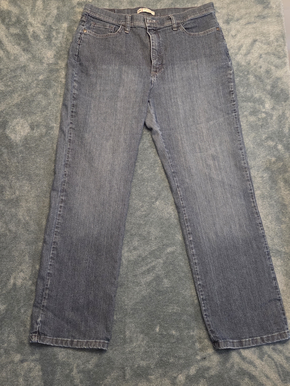 Women's Classic Fit Straight Leg Lee Jeans Size 14 Short